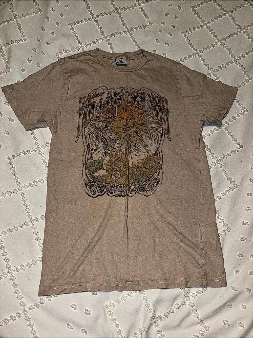 Graphic Short Sleeve Tee in Brown